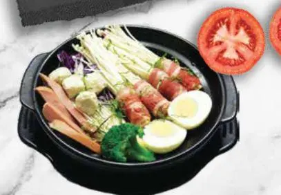 Hình ảnh Mì lẩu Thái trứng bò Mỹ cuộn nấm