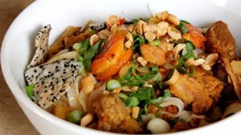 Hình ảnh Mì Quảng sườn