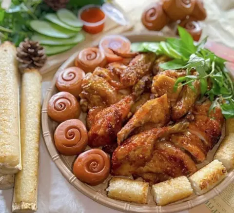 Hình ảnh Combo gà nướng nguyên con - 2 cơm lam