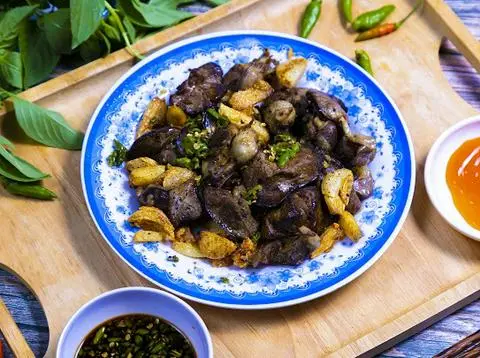 Hình ảnh Lòng cháy tỏi