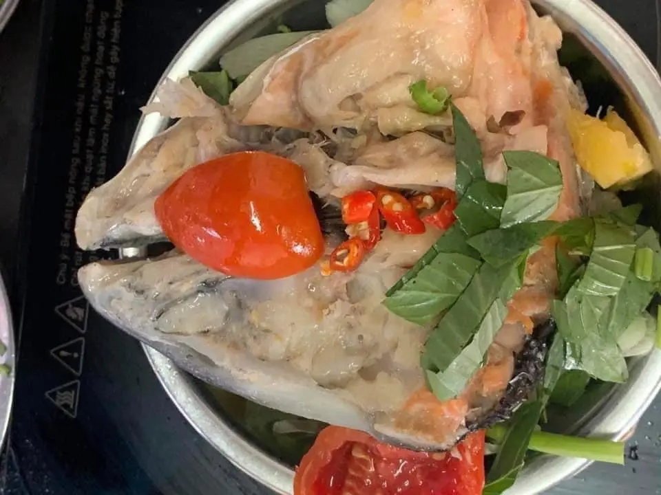 Hình ảnh Cơm canh chua cá hồi