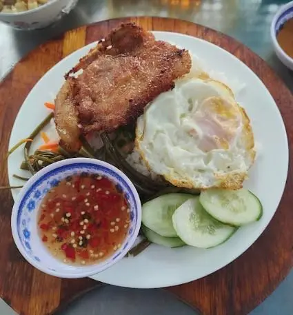 Hình ảnh Cơm sườn bì trứng
