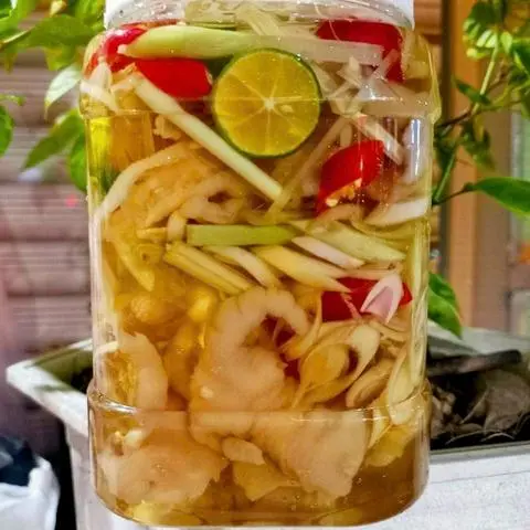 Hình ảnh Chân gà rút xương ngâm sả tắc - hủ 13 chân