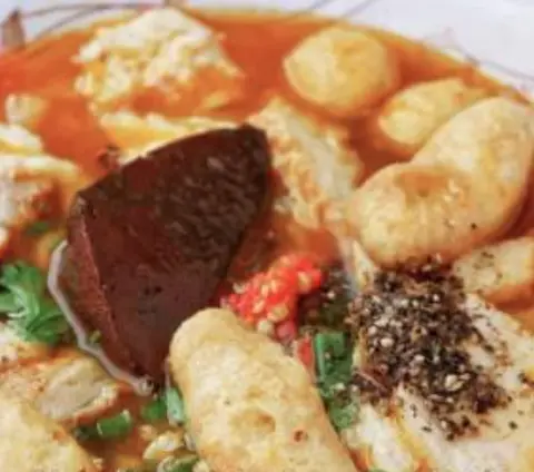 Hình ảnh Bánh canh cua chả cá thố lớn