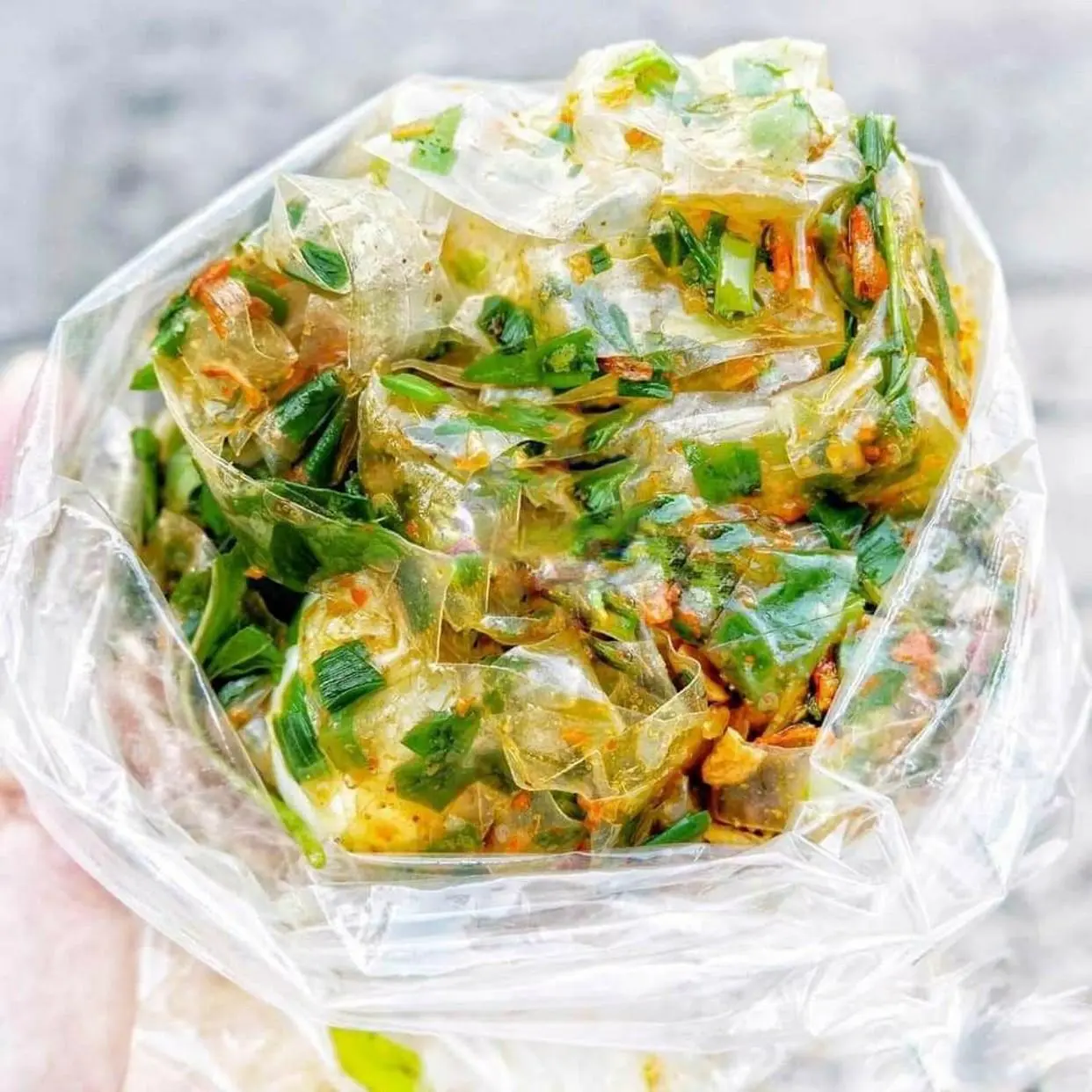 Hình ảnh Bánh tráng tỏi mỡ hành 4 Trứng cút (KHÁCH TỰ TRỘN NHA QUÁN KO TRỘN ĐƯỢC)