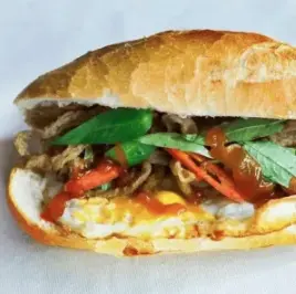 Hình ảnh Bánh mì chả cá - trứng ốp la