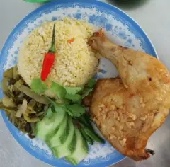 Hình ảnh Cơm đùi gà góc tư
