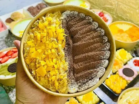 Hình ảnh Tiramisu mix bông lan trứng muối