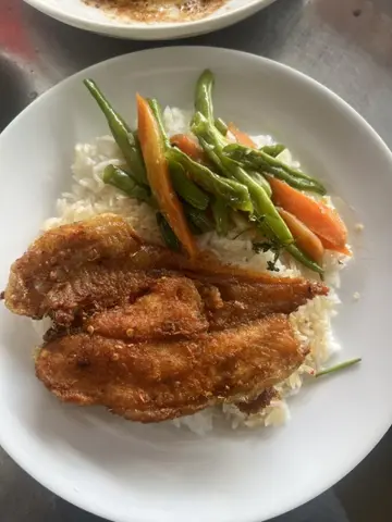 Hình ảnh Cơm cá chiên phi lê