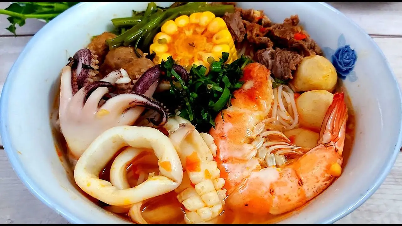 Hình ảnh Bún Thái hải sản thập cẩm