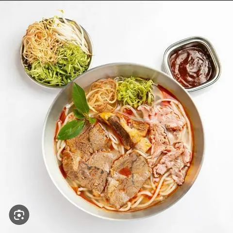 Hình ảnh Bún bò tái nạm