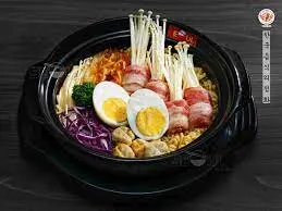 Hình ảnh Mì kim chi bò mỹ nấm trứng