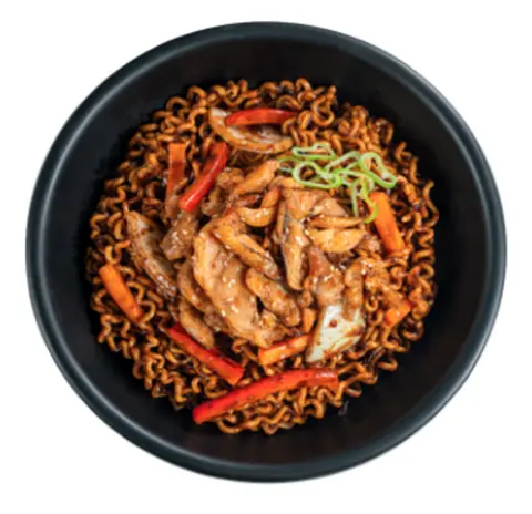 Hình ảnh Mì trộn tương đen gà