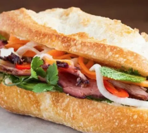 Hình ảnh Bánh mì  thịt đặc biệt