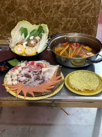 Hình ảnh Lẩu Thái thập cẩm lớn
