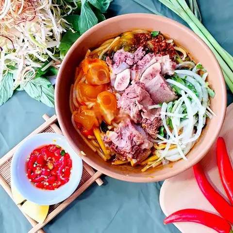 Hình ảnh Bún bò xí quách gân