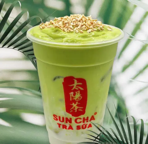 Hình ảnh Bơ già dừa non
