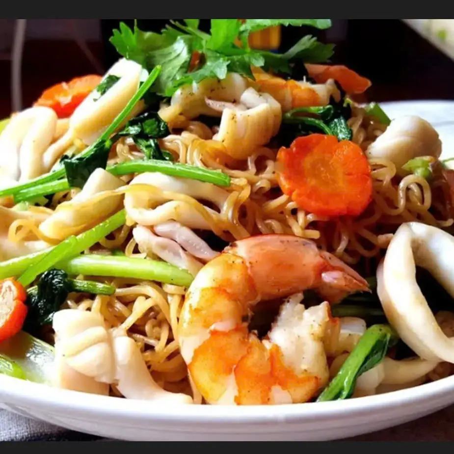 Hình ảnh Mì xào thập cẩm hải sản