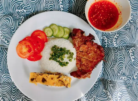 Hình ảnh Cơm tấm sườn chả