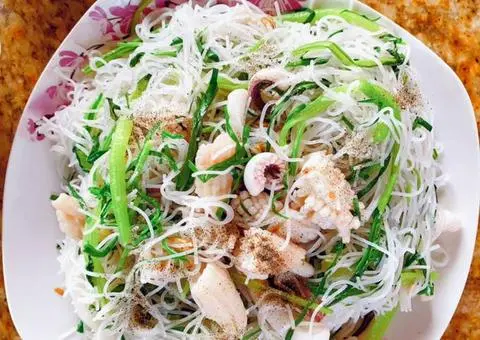 Hình ảnh Bún gạo xào mực