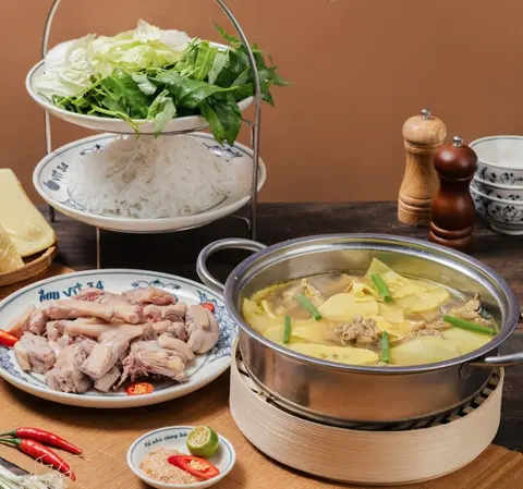 Hình ảnh Lẩu vịt om măng nhỏ