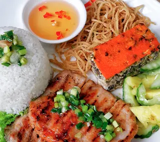 Hình ảnh Cơm sườn bì chả