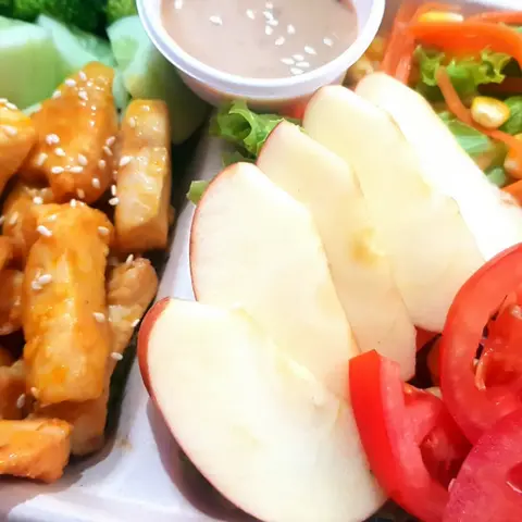 Hình ảnh Salad gà sốt chanh dây