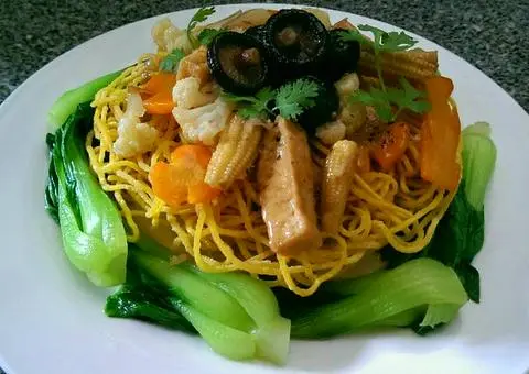 Hình ảnh Mì xào giòn chay