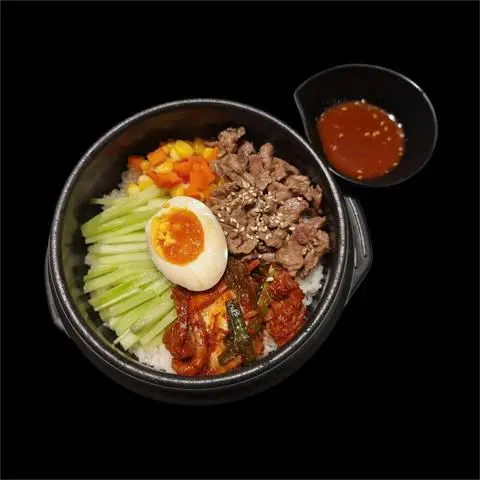 Hình ảnh Cơm trộn Hàn Quốc thịt ba chỉ bò Mỹ kèm canh