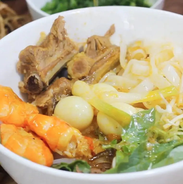 Hình ảnh Mì quảng sườn