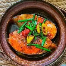 Hình ảnh Cá bông lau kho tộ (chưa bao gồm cơm)
