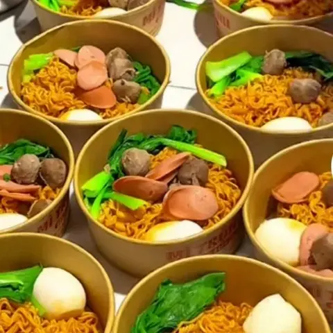 Hình ảnh Mì trộn rau cải - topping tự chọn