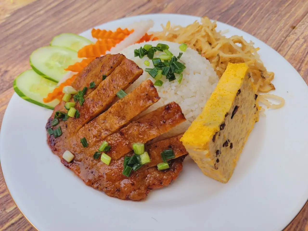 Hình ảnh CƠM TẤM SƯỜN-BÌ-CHẢ