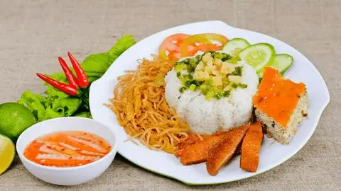 Hình ảnh Cơm sườn bì chả