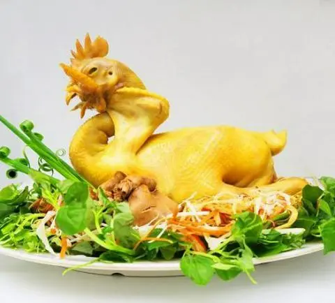 Hình ảnh Gà ta nguyên con trộn gỏi - cháo - lòng