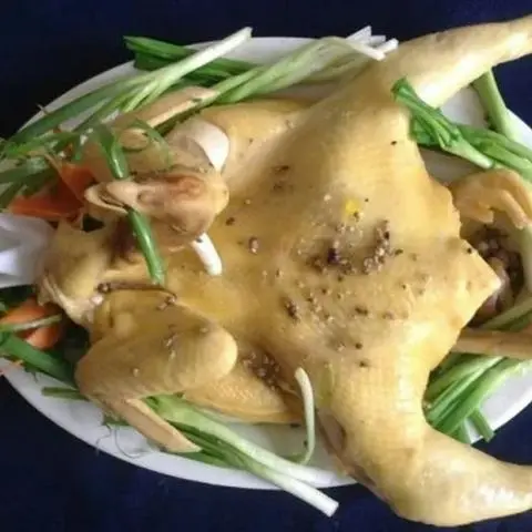 Hình ảnh Gà hấp hành nguyên con
