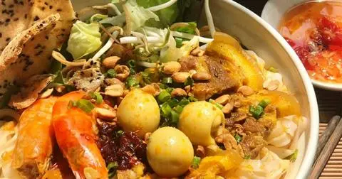 Hình ảnh Mì Quảng trứng