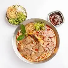 Hình ảnh Bún bò giò tái nạm bắp chả gân