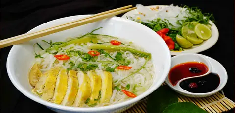Hình ảnh Phở gà bò viên