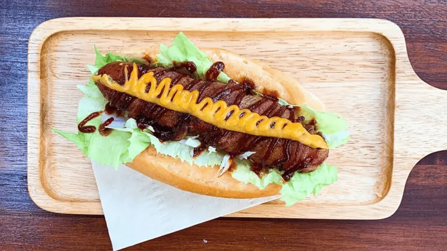 Hình ảnh Combo hotdog bò - nước ngọt