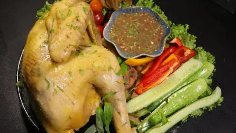 Hình ảnh Gà hấp mía