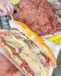 Hình ảnh Bánh mì pate bơ