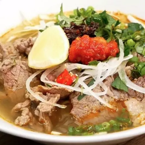 Hình ảnh Bún bò tái