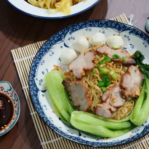 Hình ảnh Mì khô xá xíu - cá viên