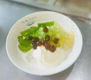 Hình ảnh Sữa chua trân châu thạch lá nếp