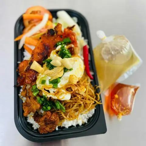 Hình ảnh Cơm sườn bì trứng