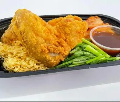 Hình ảnh Mì trộn cánh gà