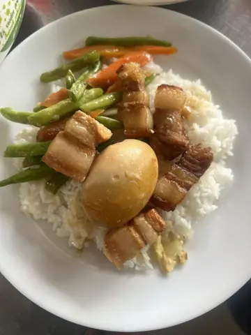 Hình ảnh Cơm thịt kho trứng