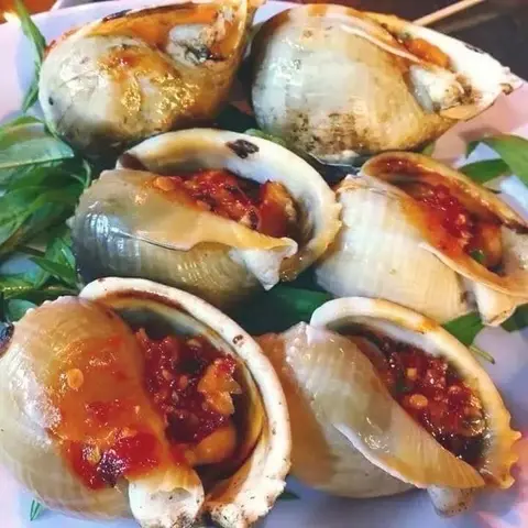 Hình ảnh Combo 2 ốc tỏi nướng tiêu xanh