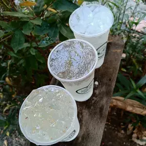 Hình ảnh Nước Dừa Tươi mix Thạch Dừa Giòn